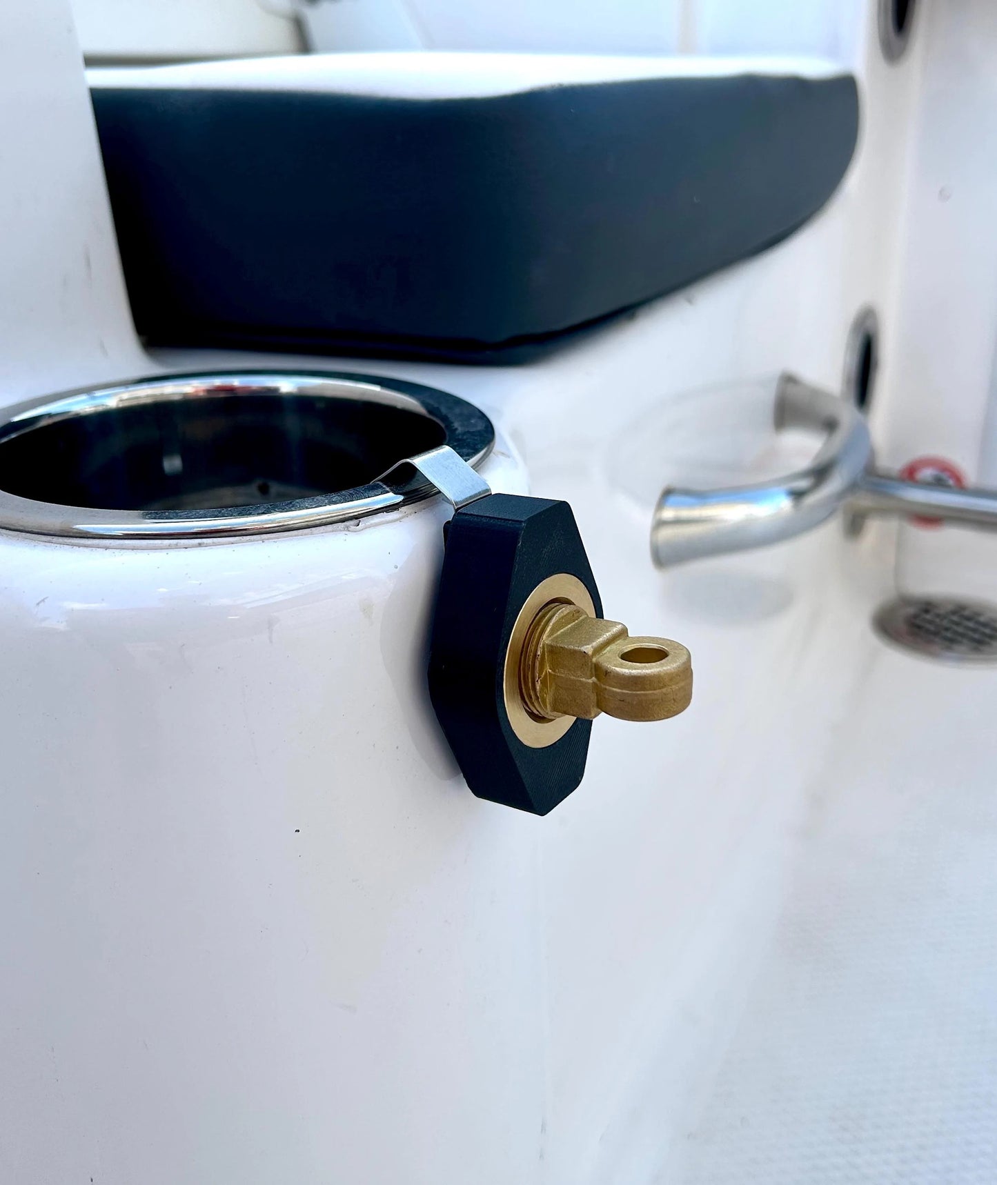 PluggPal Boat Drain Plug Visor Clip