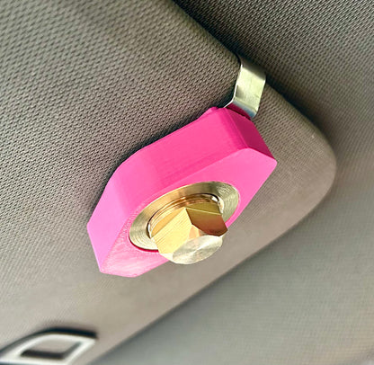 Pink PluggPal Drain Plug Visor Clip