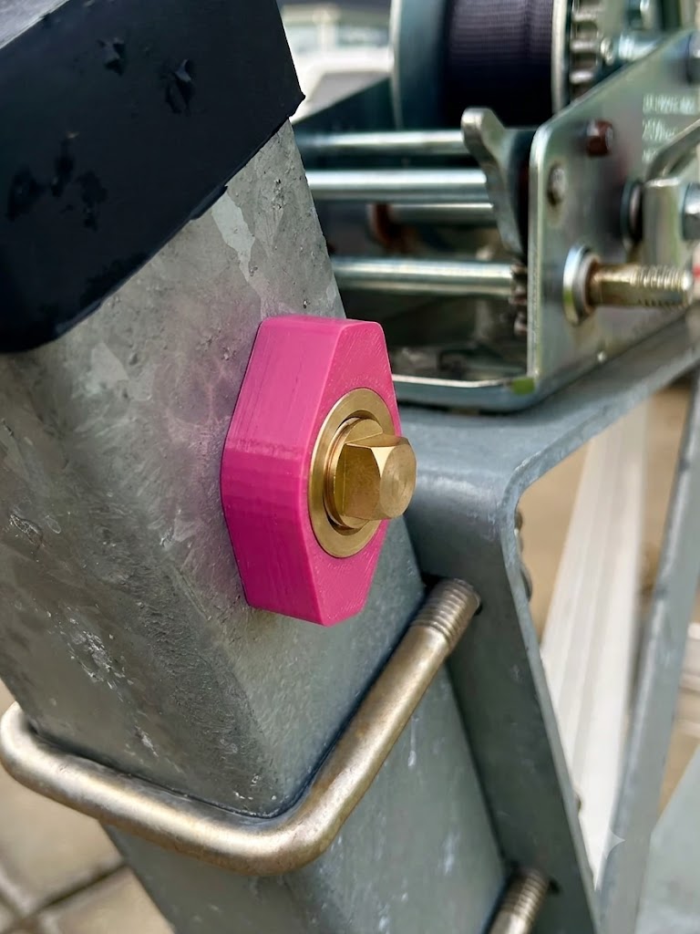 Pink Magnetic PluggPal